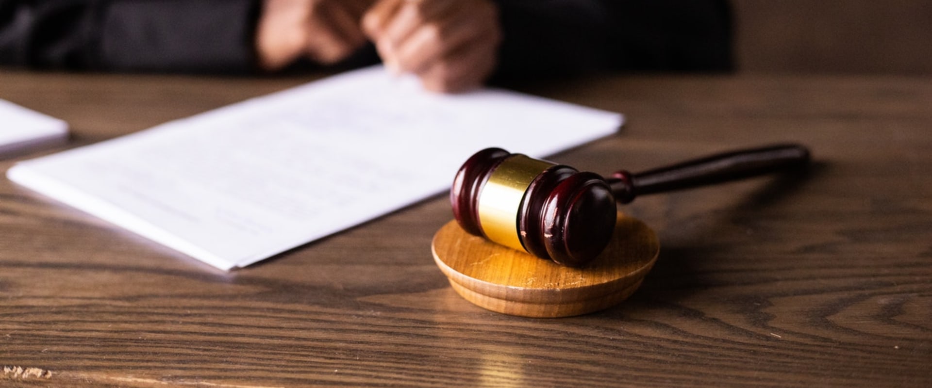 Pros and Cons of a Bachelor's Degree in Law